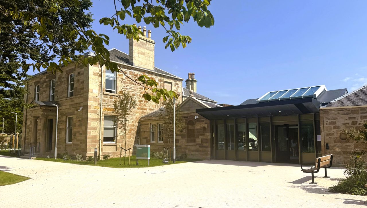 An image of the Ayrshire Hospice building.